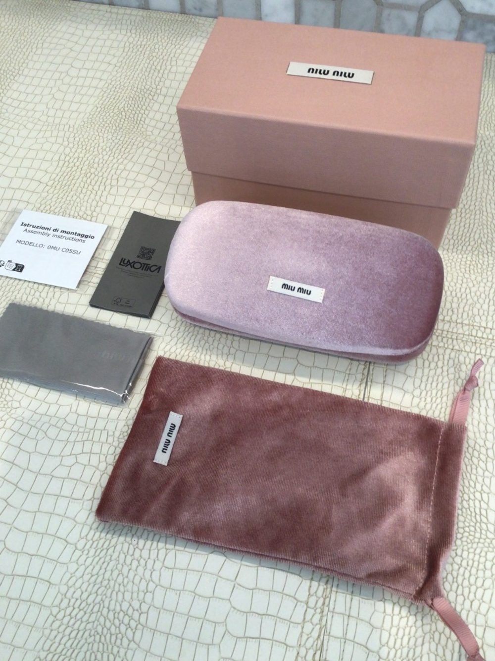BRAND NEW MIU MIU AUTHENTIC FULL SUNGLASS CASE WITH POUCH/COTH AND BOOKLET